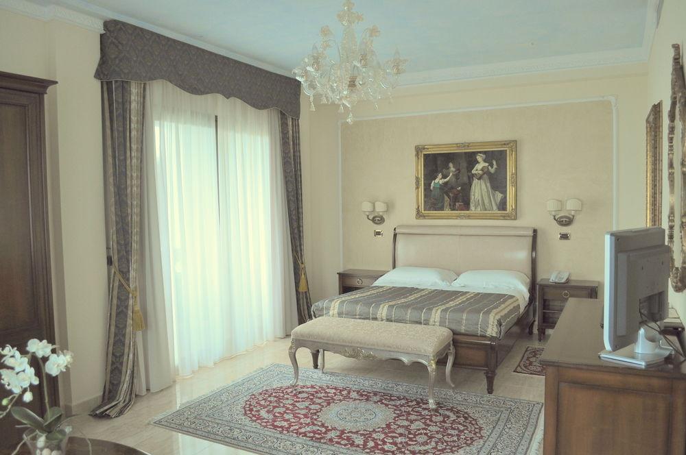 Hotel Grand President 4*