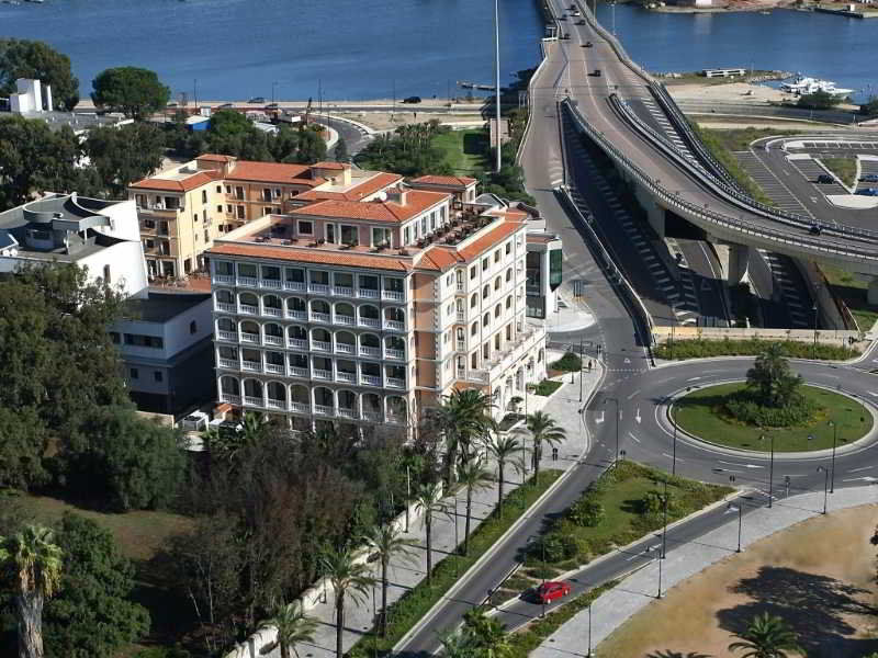 Grand President Hotel 4*