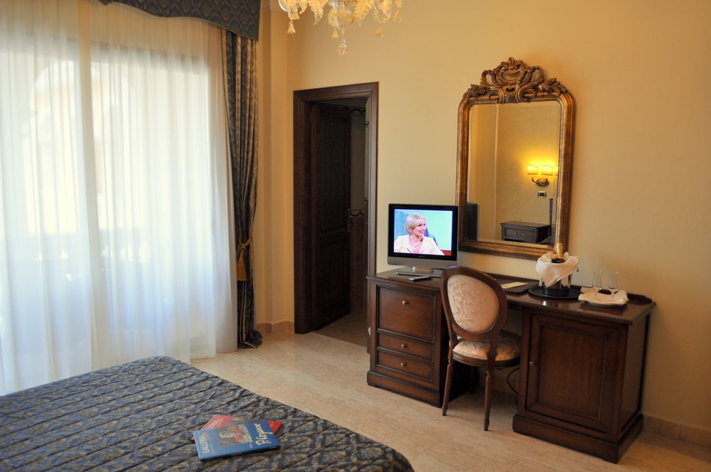 Hotel Grand President 4*