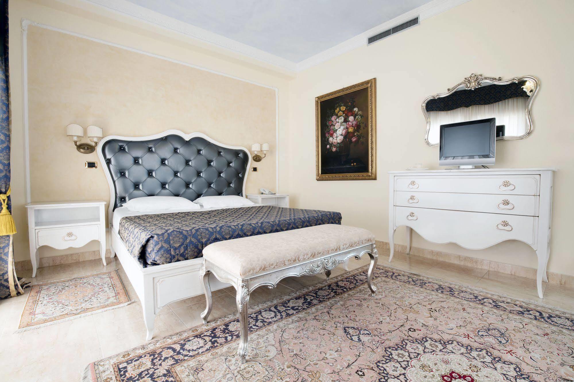 Hotel Grand President 4*
